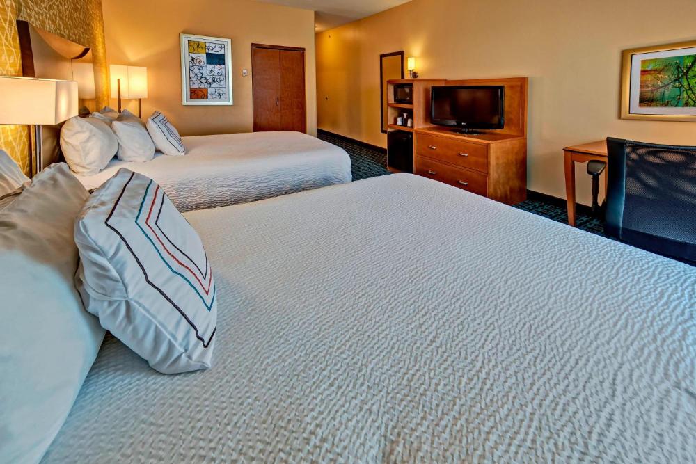 Queen Room with Two Queen Beds interior